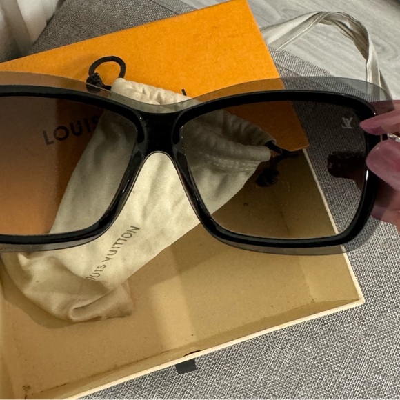 Authentic Louis Vuitton Sunglasses black - Picture 6 of 7